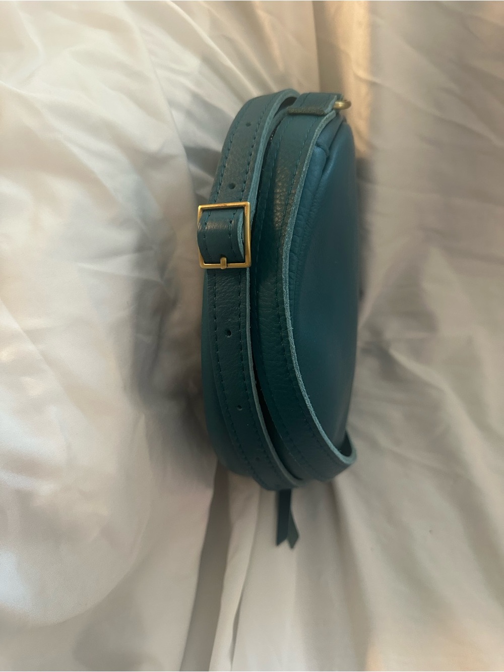 NEW never used. Portland Leather large circle leather crossbody bag. - Picture 3 of 7